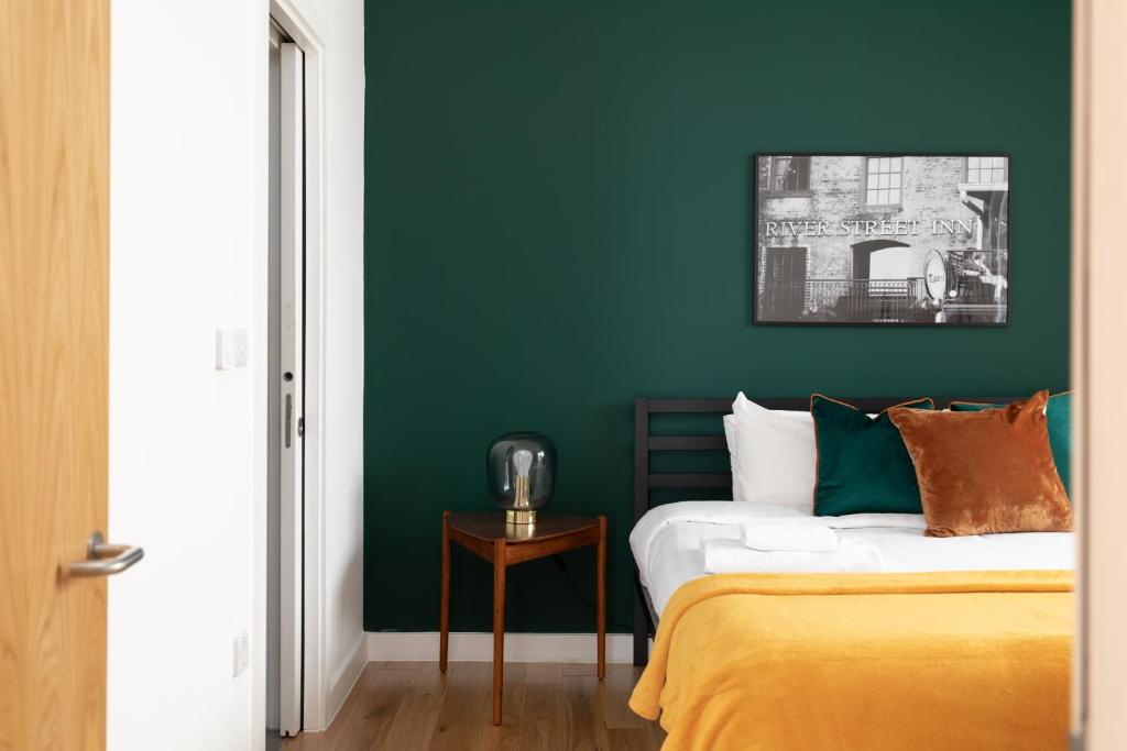 London City Apartments - Luxury and spacious apartment with balcony - 