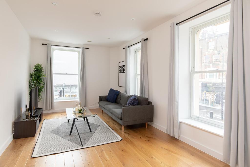 London City Apartments - Luxury and spacious apartment with balcony - Two-Bedroom Apartment