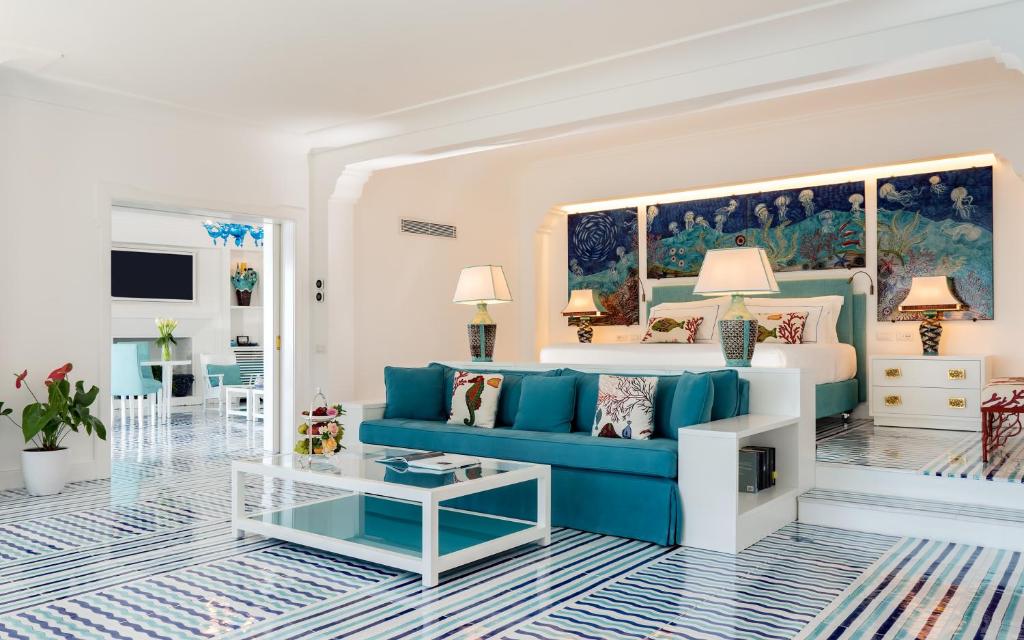 TV a/nebo společenská místnost v ubytování Il San Pietro di Positano