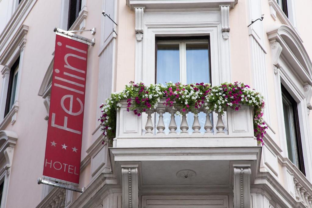 Hotel Fellini a Fontana di Trevi - Resim 29