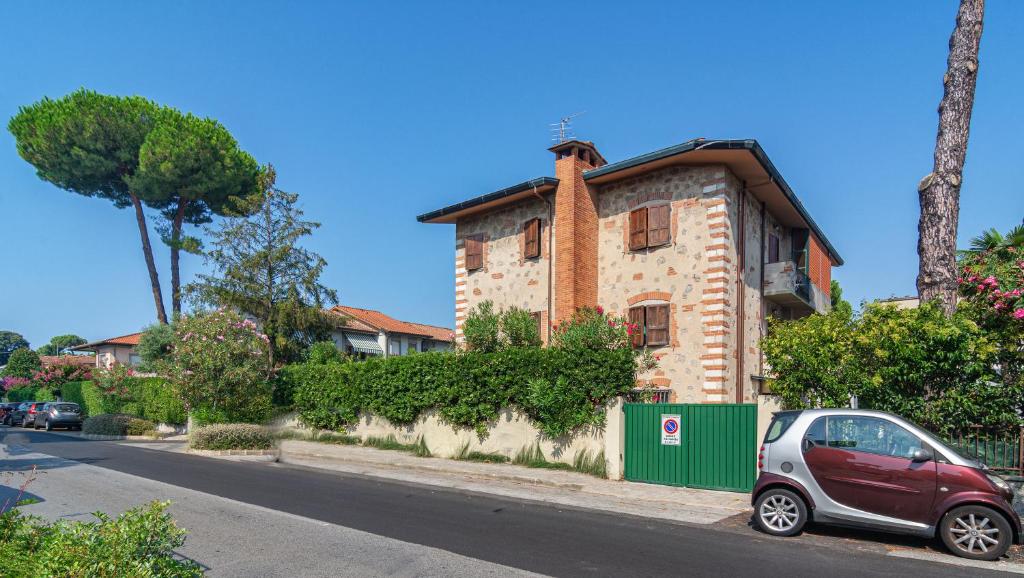 The building in which a panziókat is located