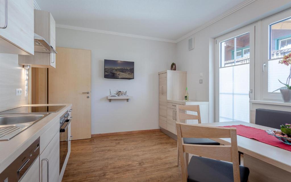 A kitchen or kitchenette at Appartements KATHARINA