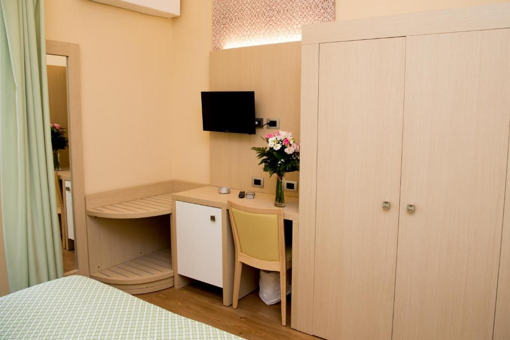 TV a/nebo společenská místnost v ubytování Hotel El Balear