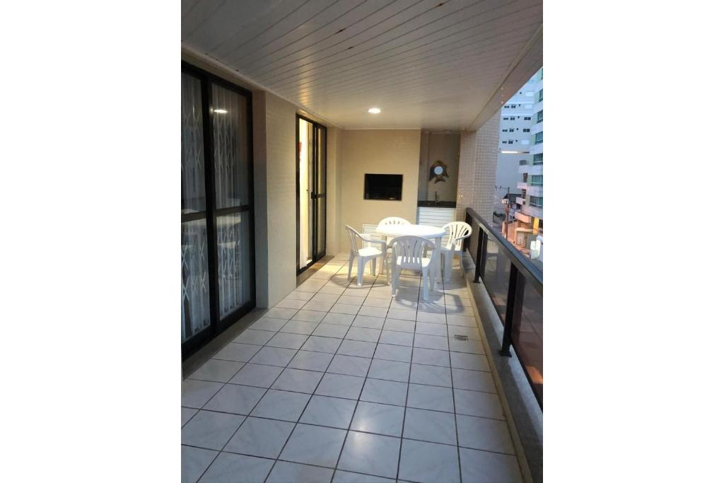  Apartamento Meia Praia