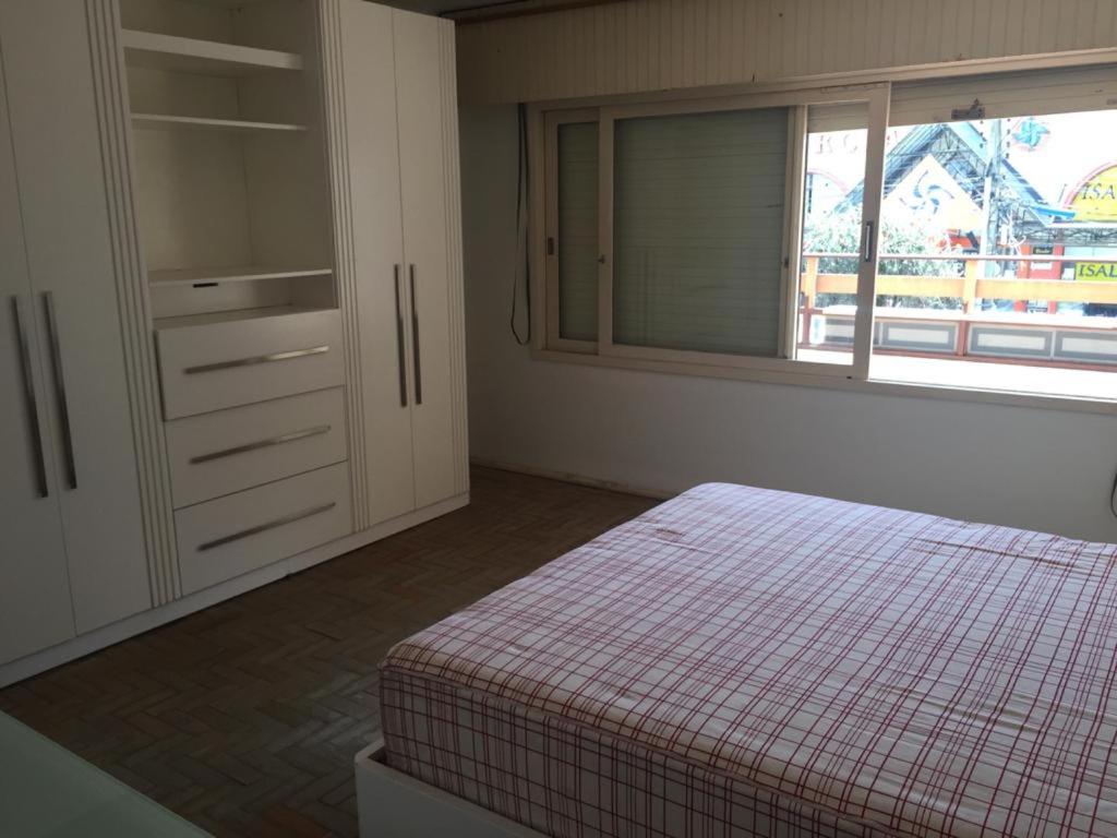  Apartamento ótima localização no centro de Torres