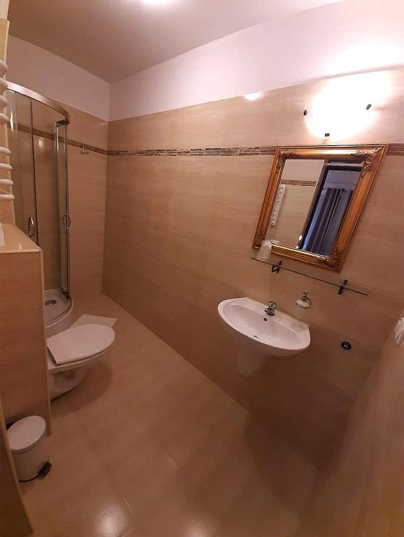 Dworek Zloty Róg Hotel i Restauracja - Resim 28