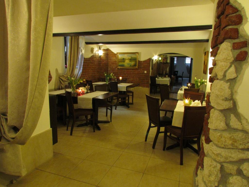 Dworek Zloty Róg Hotel i Restauracja - Resim 34