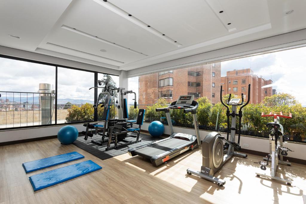 Fitness centrum a/nebo fitness zařízení v ubytování bs Rosales Hotel