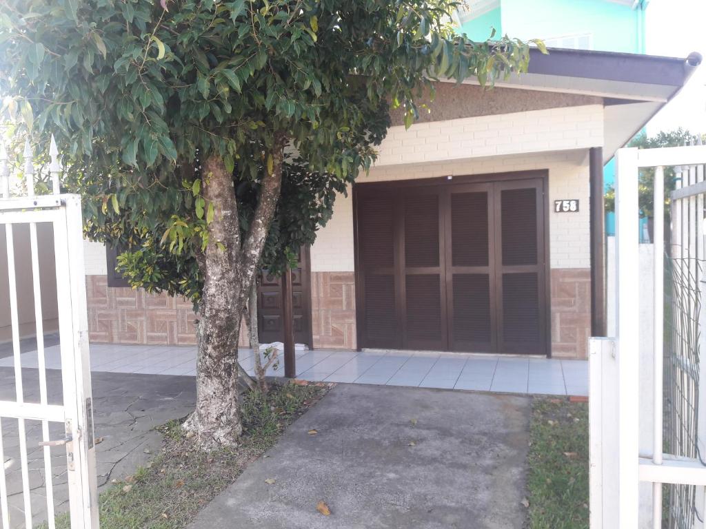  CASA DE VERANEIO EM CURUMIM