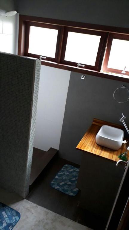  Casa arejada perto da praia no Condominio! wifi 120m