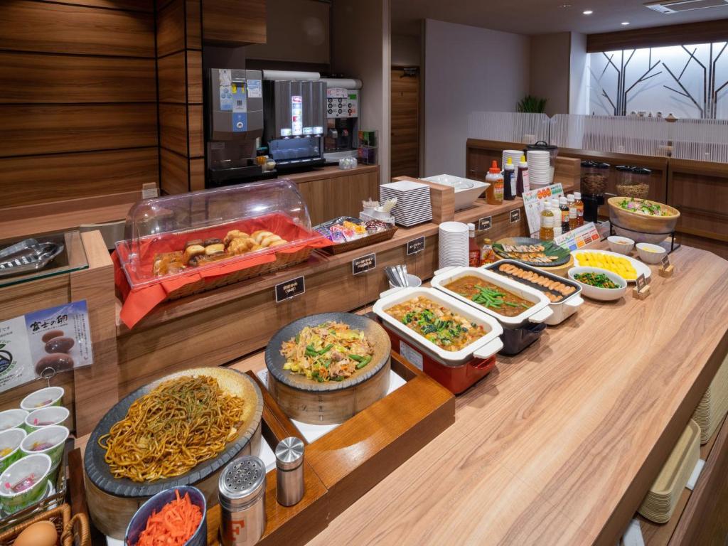 Makanan di atau berdekatan hotel