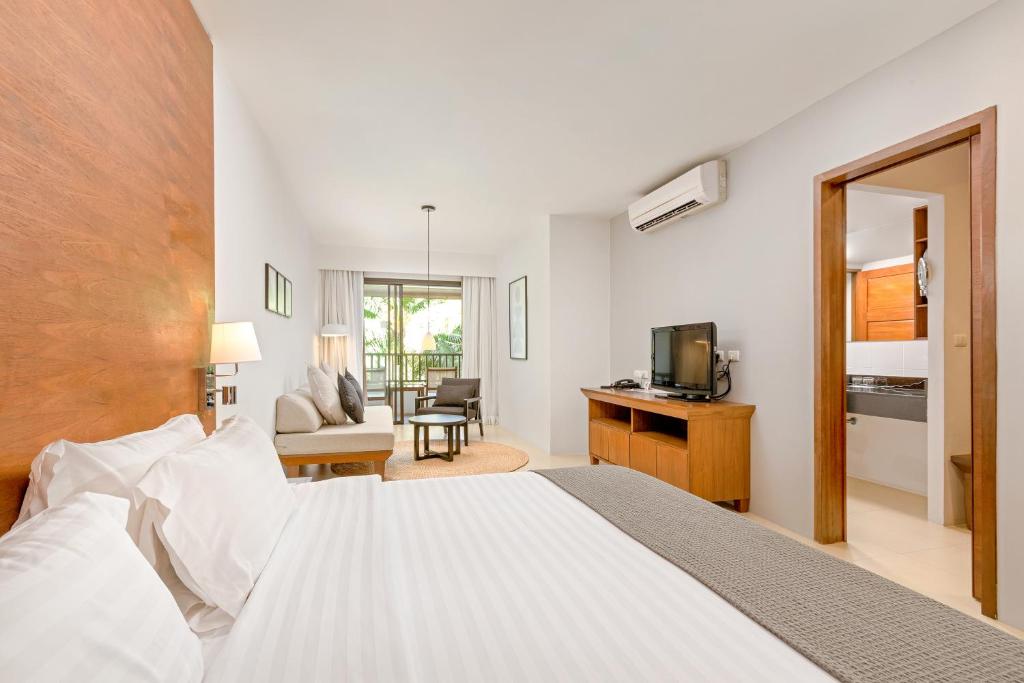 Sunprime Kamala Beach - Suite Junior