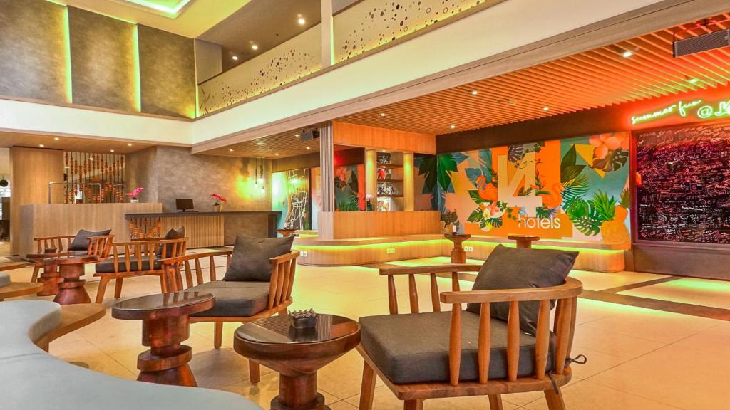 Posezení v ubytování J4 Hotels Legian