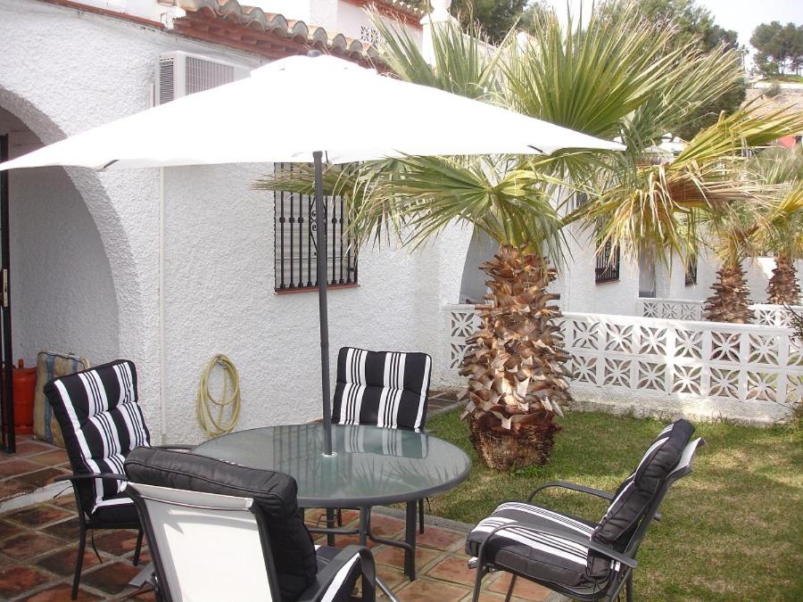 A garden outside Casas Adosadas Lambda