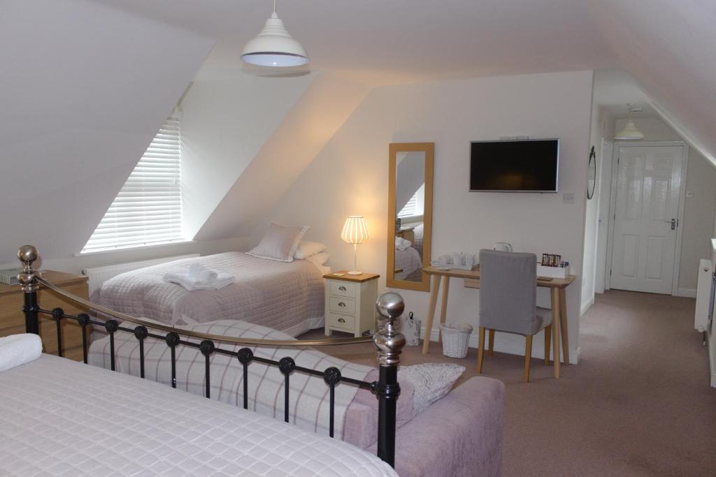 Westwood Lodge B & B Boston - 