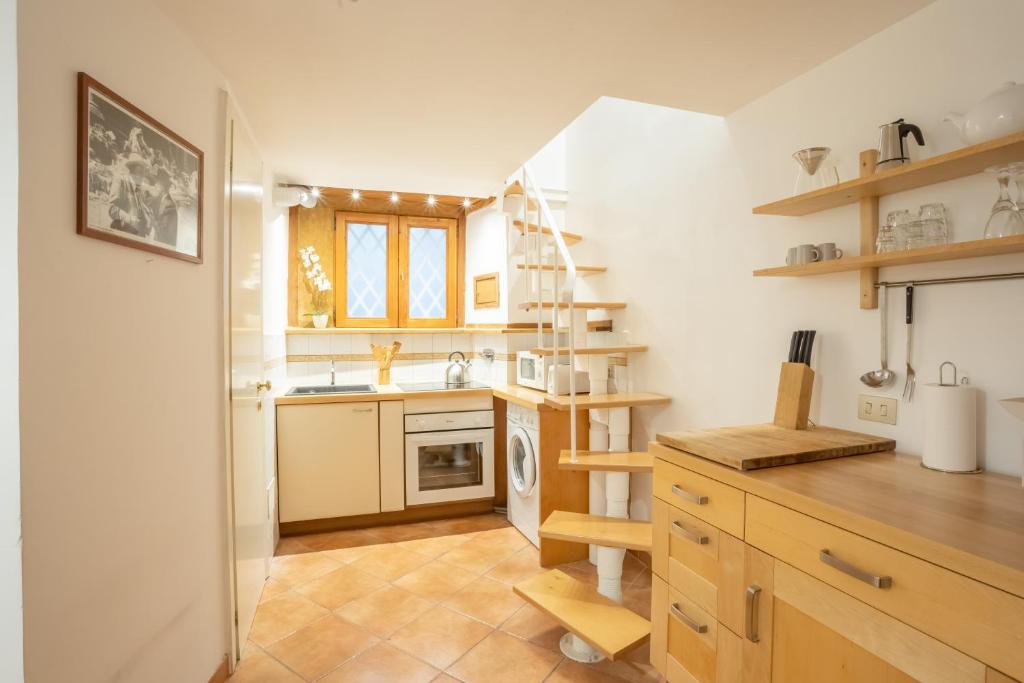 Køkken eller tekøkken på Quiet and Cozy Trastevere Hideaway