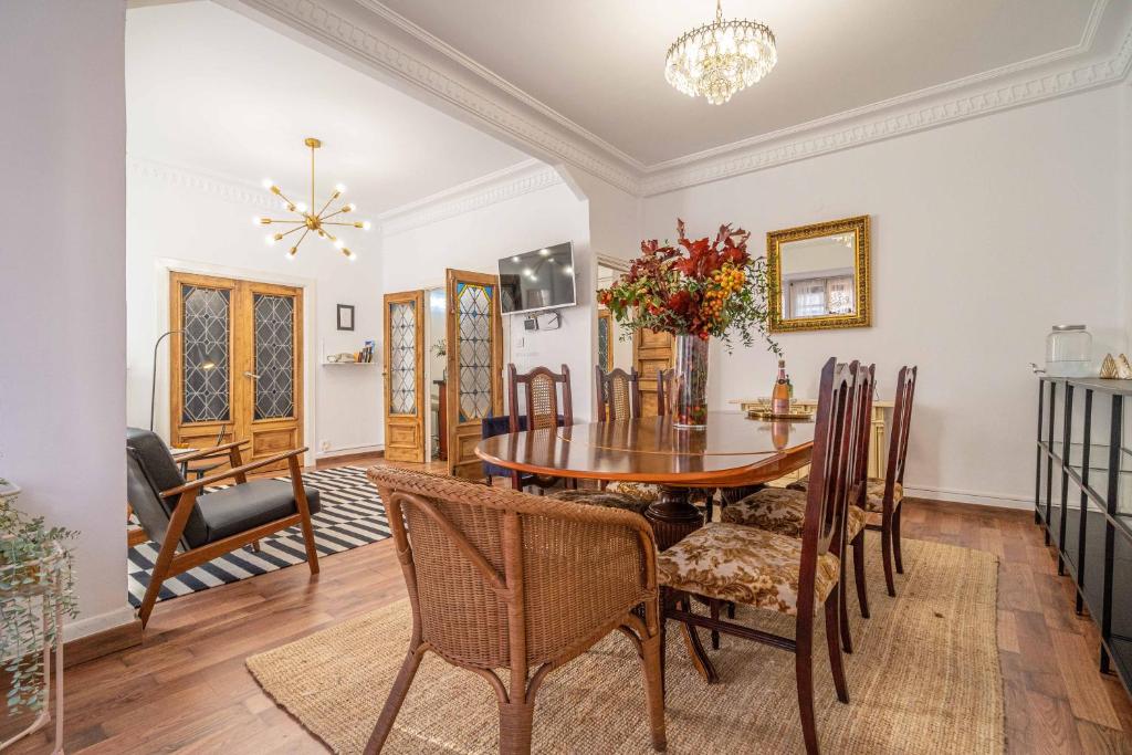 Posezení v ubytování HiHome Hostel Uría