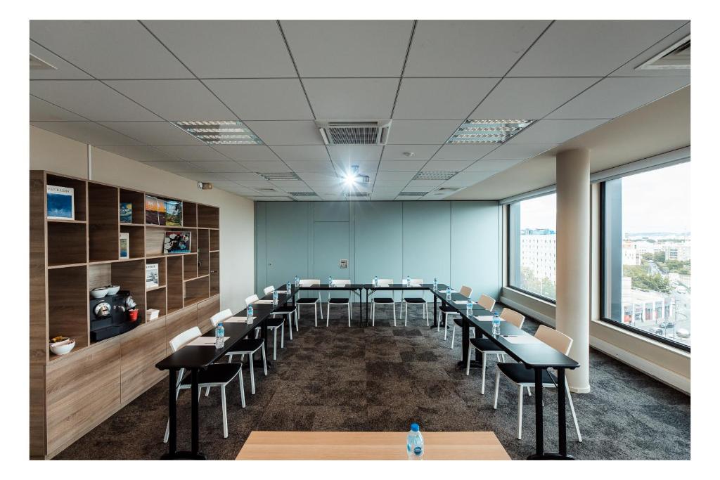 The Originals Boutique, Hôtel Maison Montmartre Paris Les Puces - Resim 18