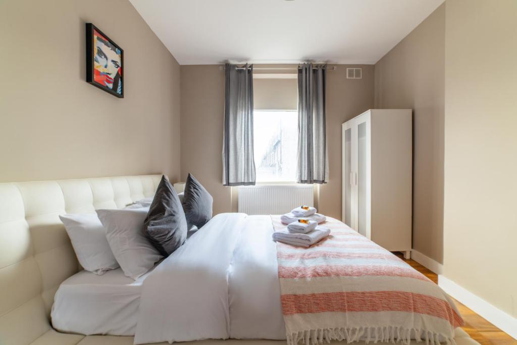 Maida Vale Newly-Refurbished Contemporary Apartment near Maida Vale Station