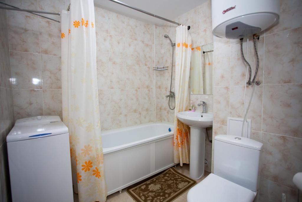 Vonios kambarys apgyvendinimo įstaigoje Apartament na Novo-Sadovoi 106litO