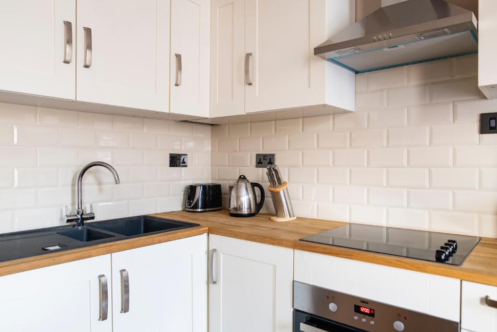 Maida Vale Newly-Refurbished Contemporary Apartment near Maida Vale Station