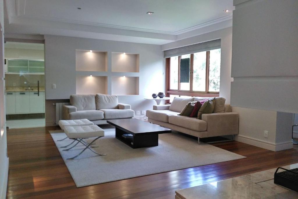 Cobertura Duplex Alto Padrão com Hidromassagem  Cobertura Duplex Alto Padrão com Hidromassagem