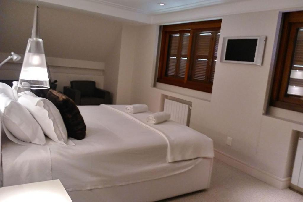 Cobertura Duplex Alto Padrão com Hidromassagem  Cobertura Duplex Alto Padrão com Hidromassagem