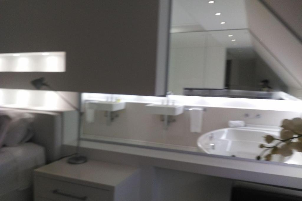 Cobertura Duplex Alto Padrão com Hidromassagem  Cobertura Duplex Alto Padrão com Hidromassagem