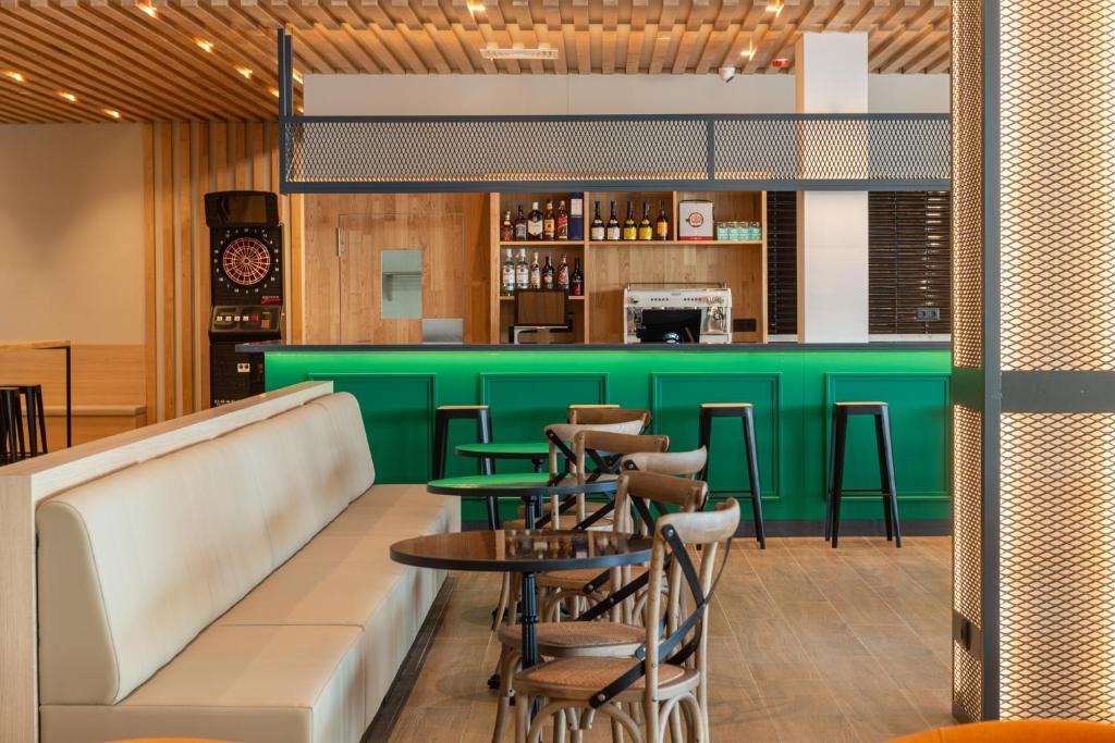 L'Azure Hotel 4* Sup酒廊或酒吧区