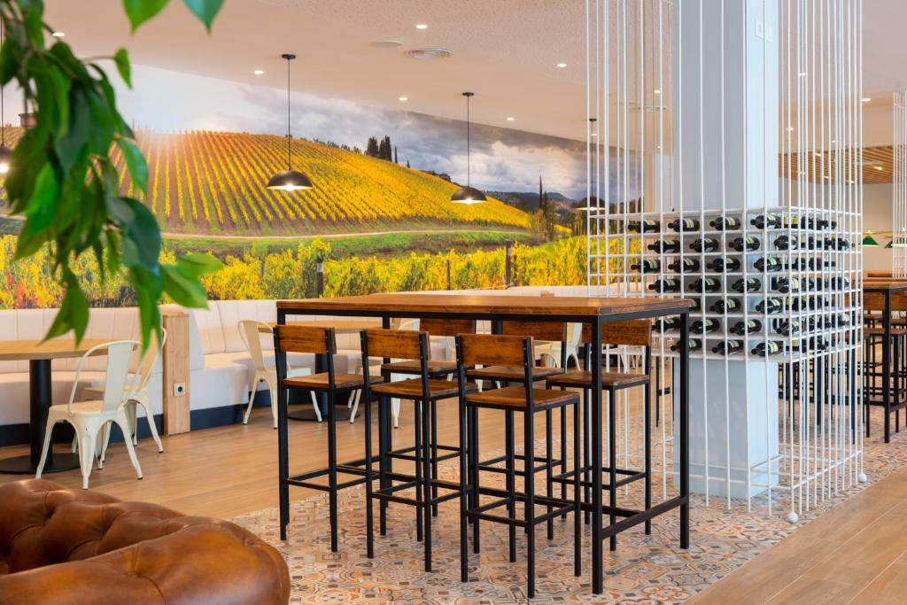 L'Azure Hotel 4* Sup餐厅或其他用餐的地方