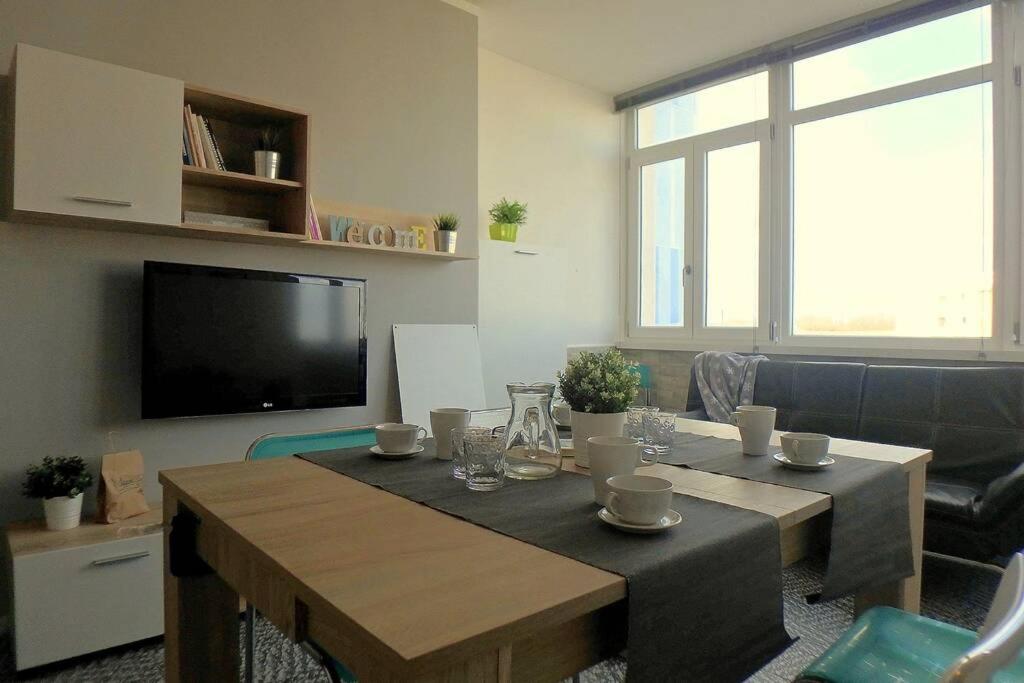 A television and/or entertainment centre at Nettuno 137D