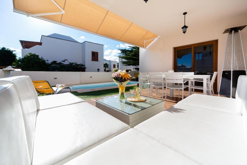 Posedenie v ubytovaní Valentina Villa Private Pool Garden