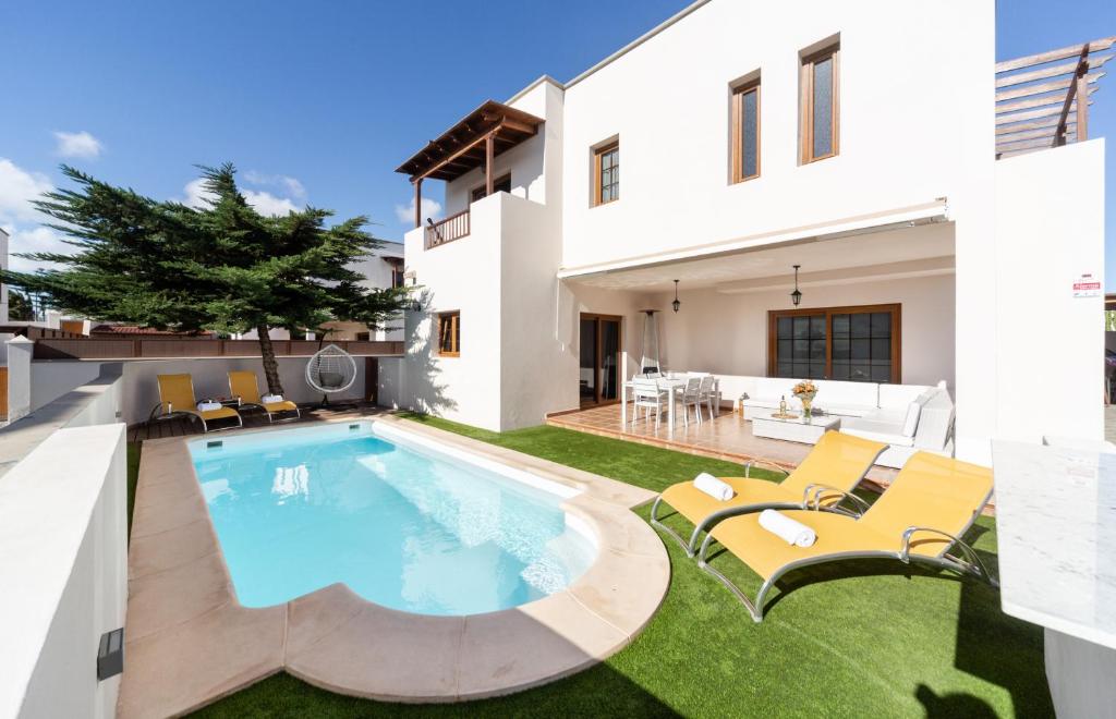 Bazén v ubytovaní Valentina Villa Private Pool Garden alebo v jeho blízkosti