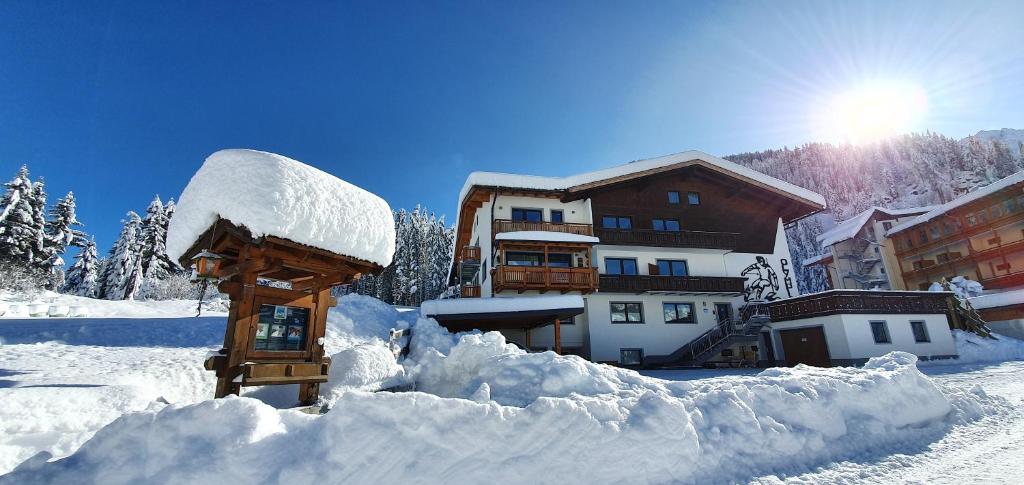 OLYMPIA Privathotel Garni v zimě