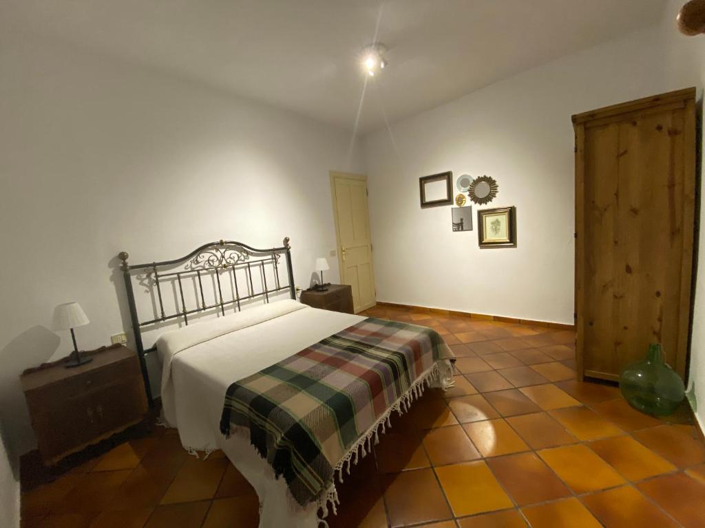 La Casa de Vilaflor tesisinde bir odada yatak veya yataklar