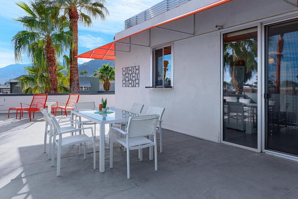 Balkón nebo terasa v ubytování The Twist Palm Springs