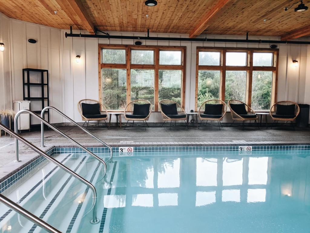 Bazén v ubytování Adrift Hotel nebo v jeho okolí