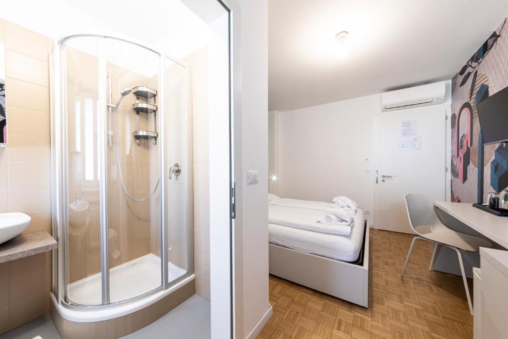 Koupelna v ubytování Stay COOPER l Capitol Rooms