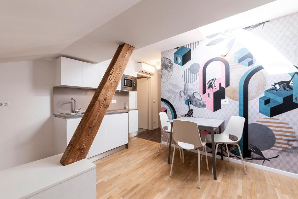 Kuchyň nebo kuchyňský kout v ubytování Stay COOPER l Capitol Rooms
