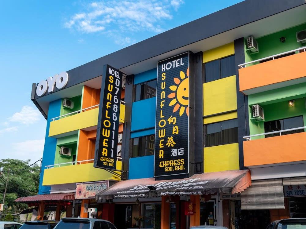 Gallery image of Sunflower Express Hotel in Pontian Kecil