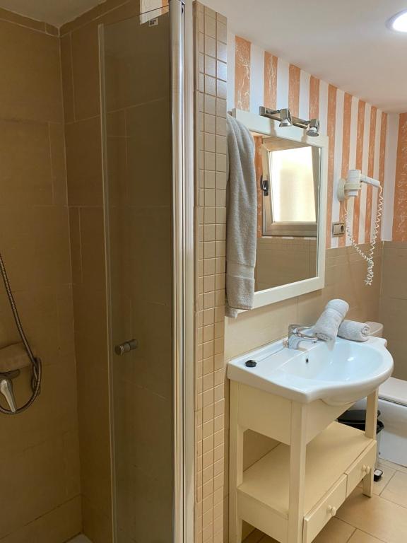 Kúpeľňa v ubytovaní Apartamentos Oasis Sol