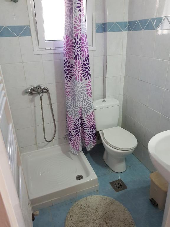Koupelna v ubytování Dimitris House Petriti