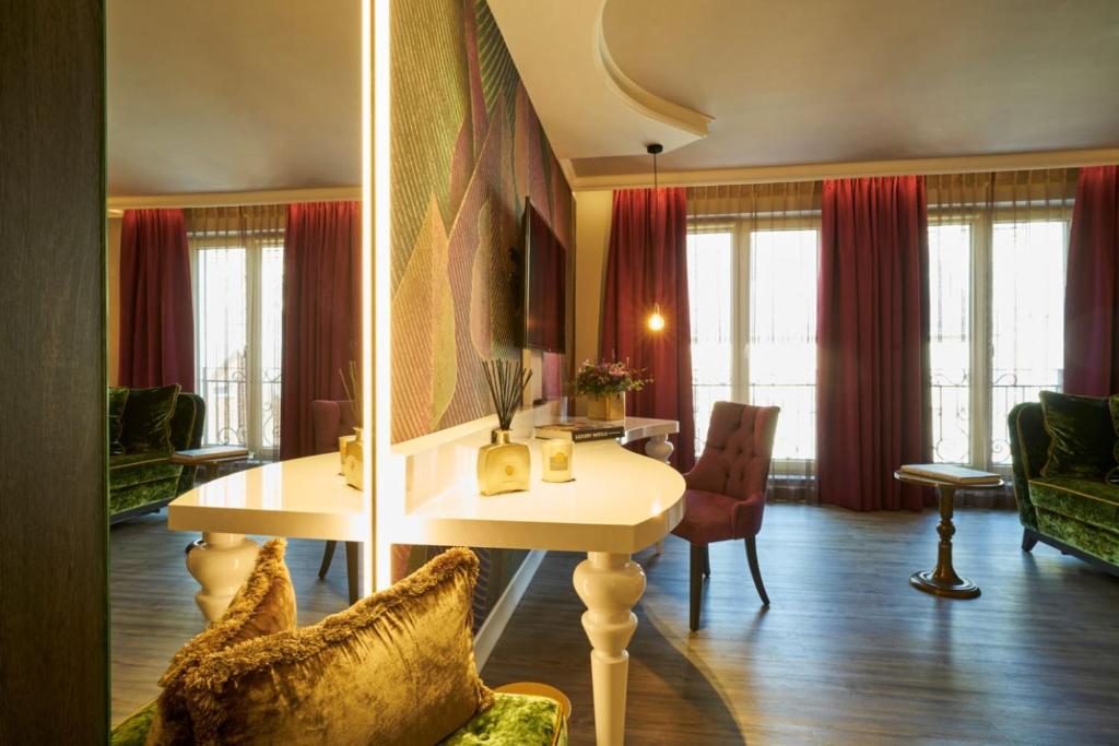 Classic Hotel Harmonie - Resim 14