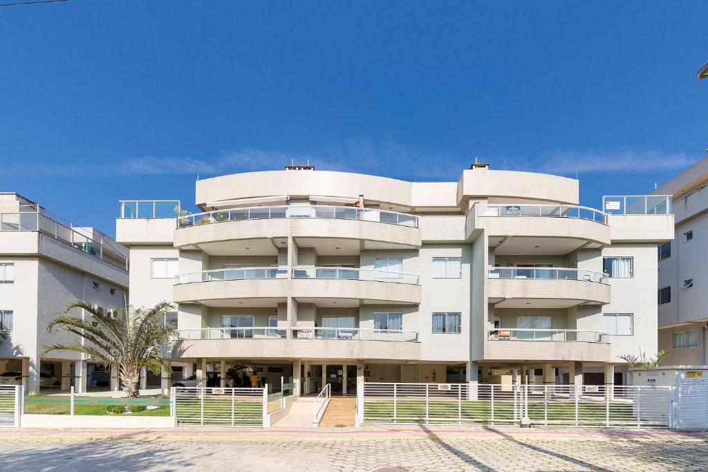  Aluguel Apartamento 2 quartos com 1 suíte Centro Bombinhas SC