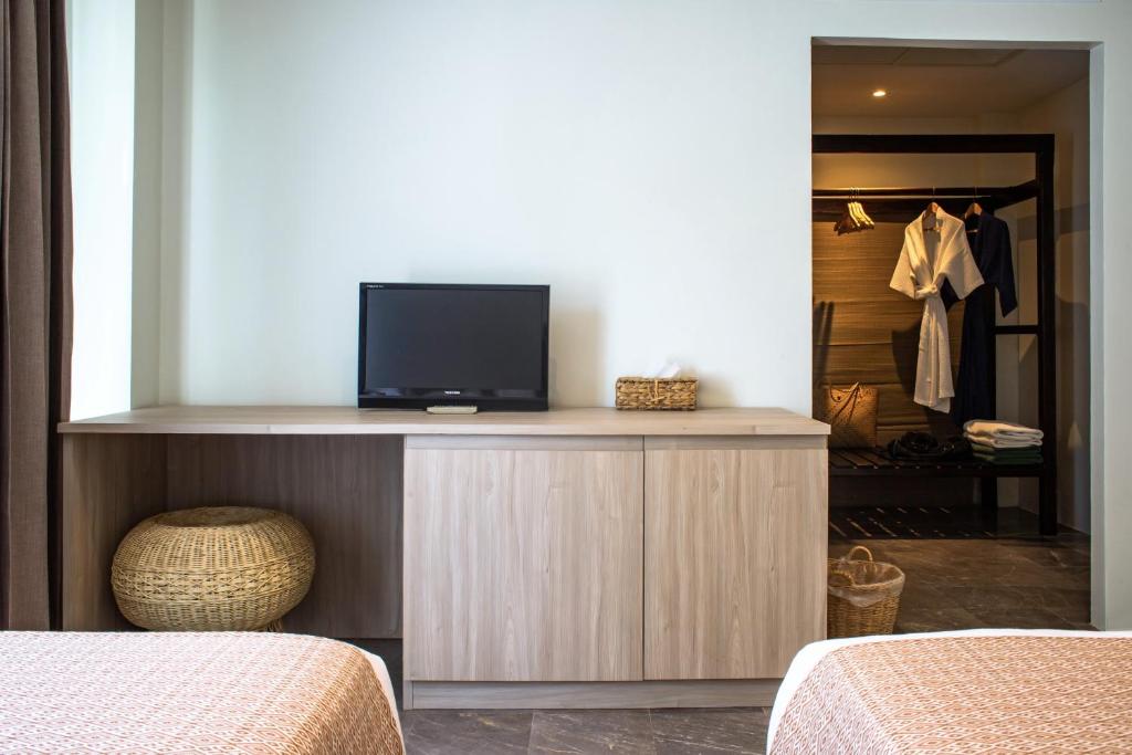 VAYNA Boutique Koh Chang - Einfaches Thai-Zweibettzimmer Mit Balkon
