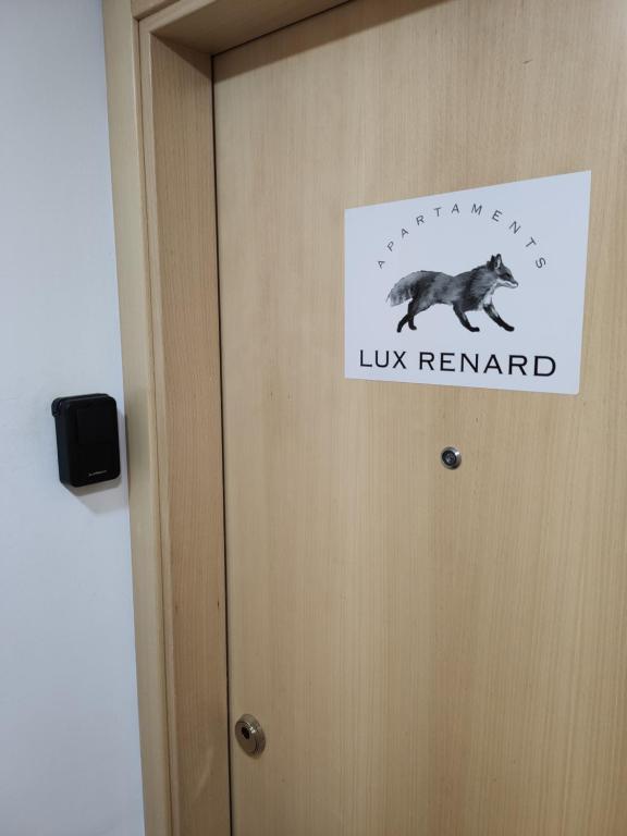 Certifikát, hodnocení, plakát nebo jiný dokument vystavený v ubytování Lux Renard "Acceso directo a pistas"