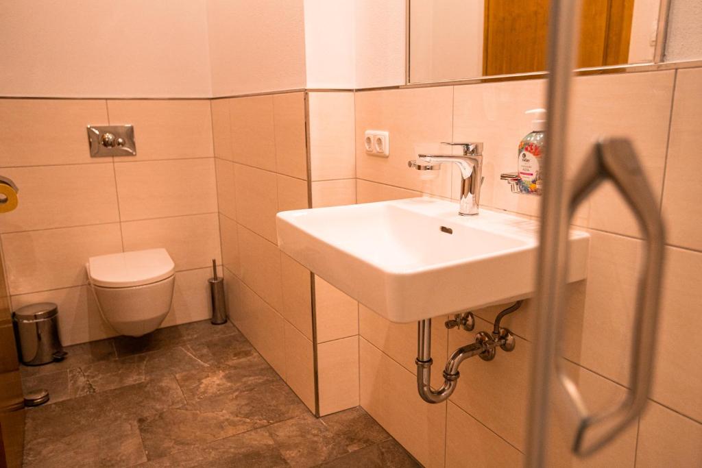 Koupelna v ubytování Haus Diana
