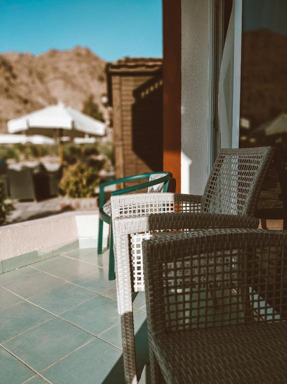 Nespecifikovaný výhled na hory nebo výhled na hory při pohledu z hotelu