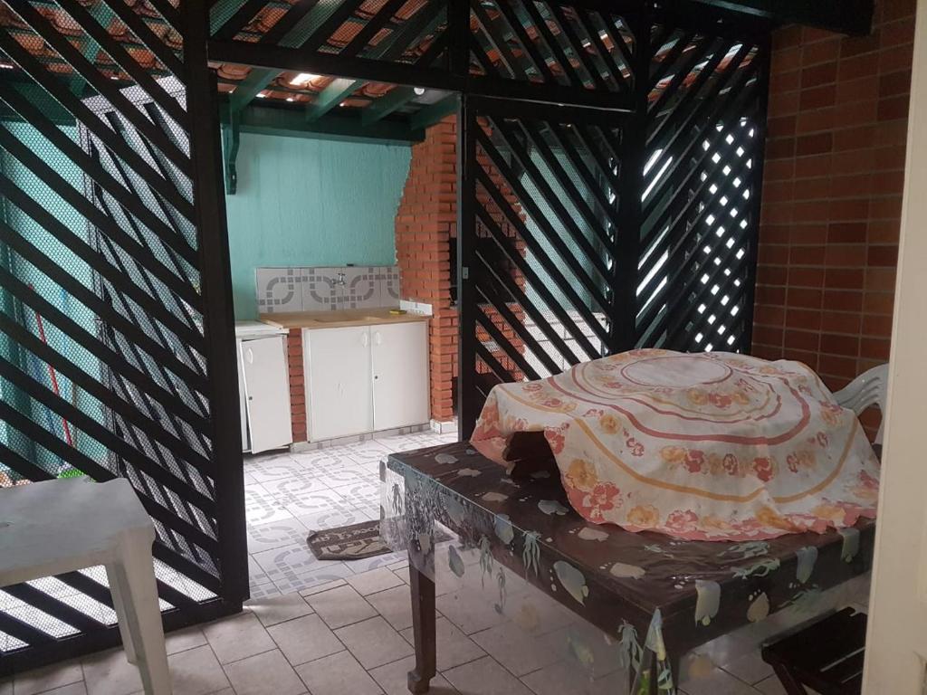  Casa a 200 metros da praia Peruíbe