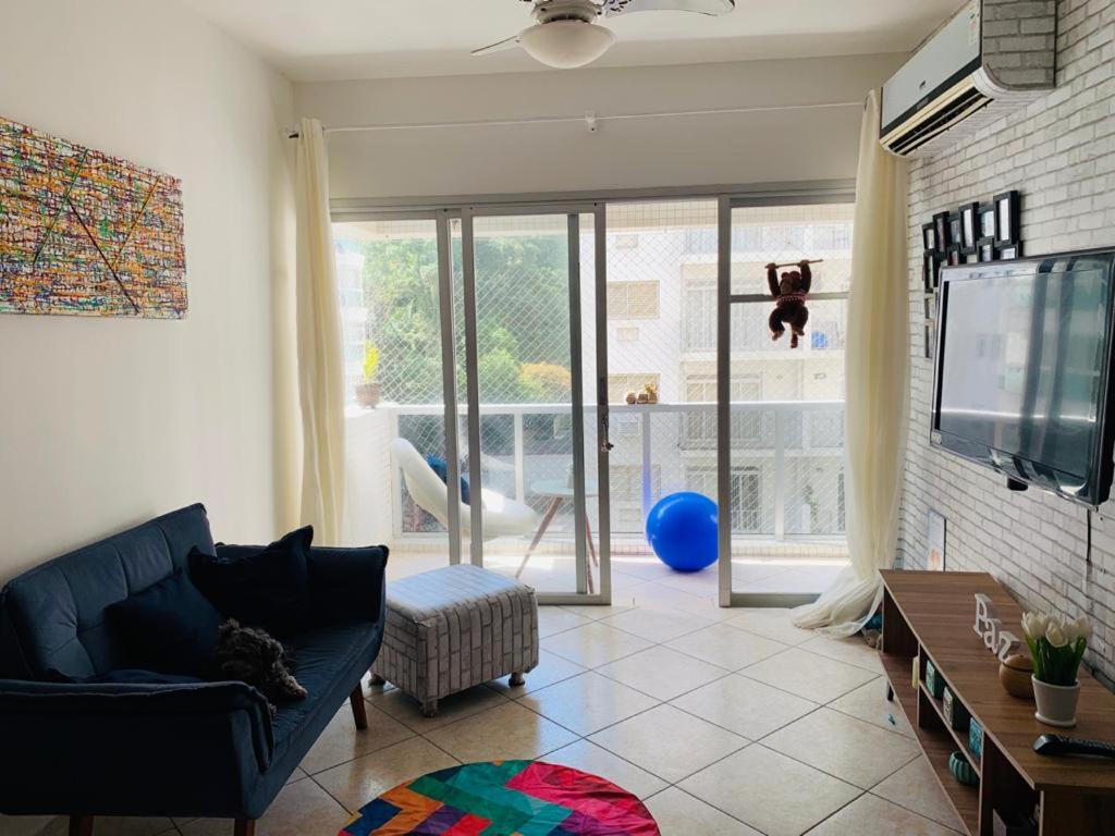  Guaruja/ Pitangeiras/ sofácama na sala - 1 quadra da praia